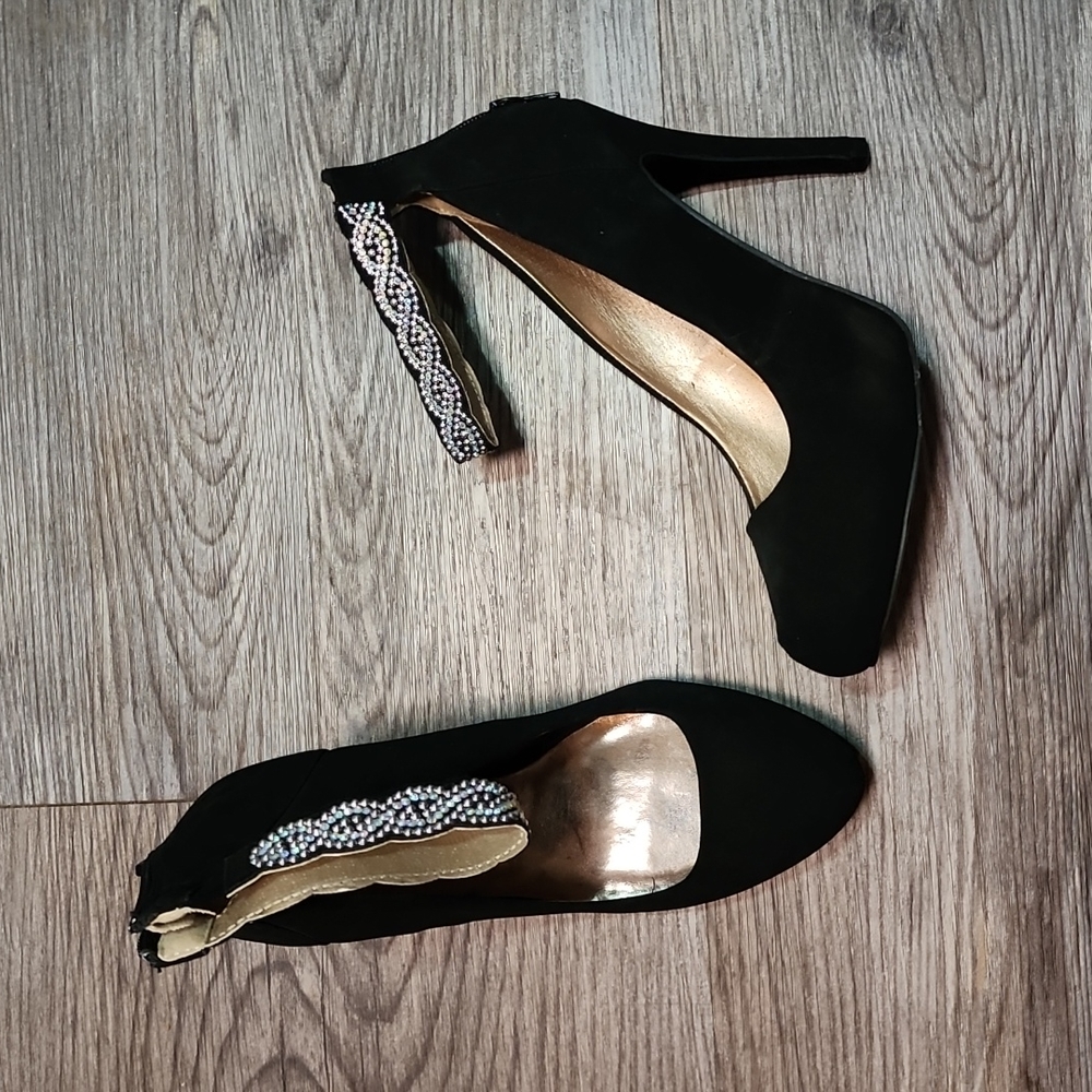 Qupid Black Heels